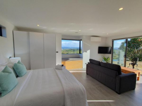 Vineyard Vacation, Mangawhai